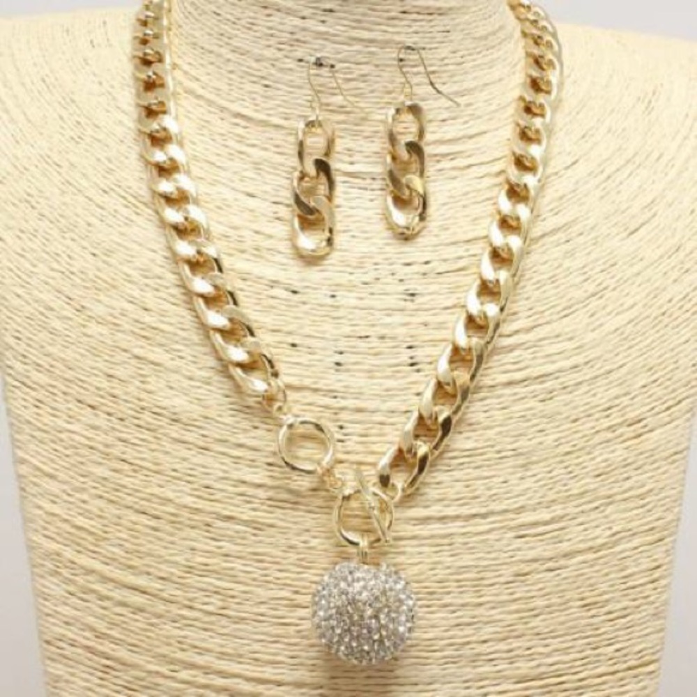 Fabulous Round Rhinestone Necklace